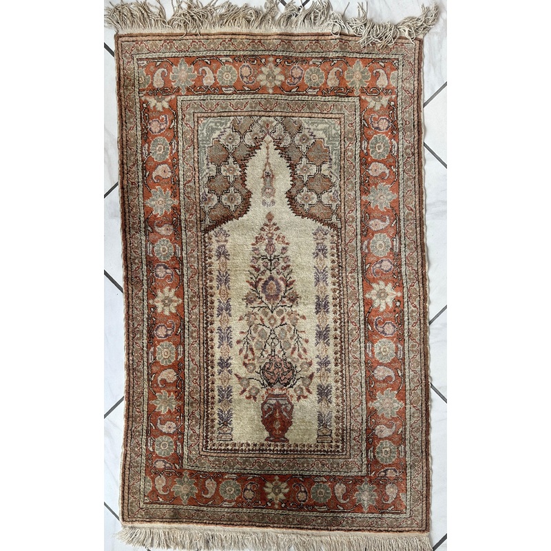 Fine Vintage Hand-Knotted Kayseri Silk Prayer Rug 3 x 5