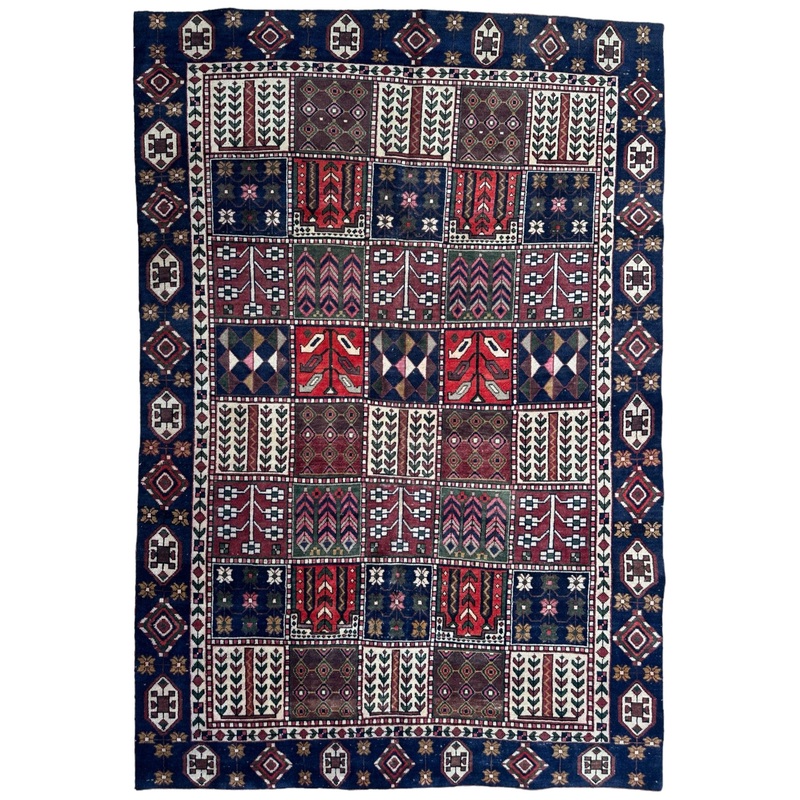 Vintage Handmade Persian Bakhtiari Rug 6 x 9